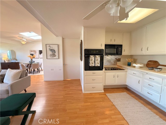Detail Gallery Image 14 of 19 For 13500 Wentworth Ln 121j,  Seal Beach,  CA 90740 - 2 Beds | 1 Baths