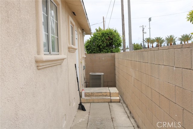 3641 W Oak Avenue, Fullerton CA: https://media.crmls.org/medias/f4c56e4d-edd2-4592-b397-d32df469da75.jpg
