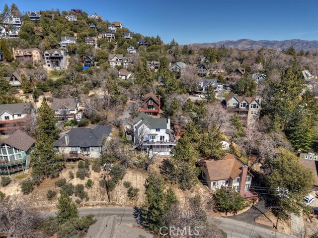 Detail Gallery Image 52 of 73 For 1211 Yosemite, Lake Arrowhead,  CA 92352 - 4 Beds | 3/1 Baths