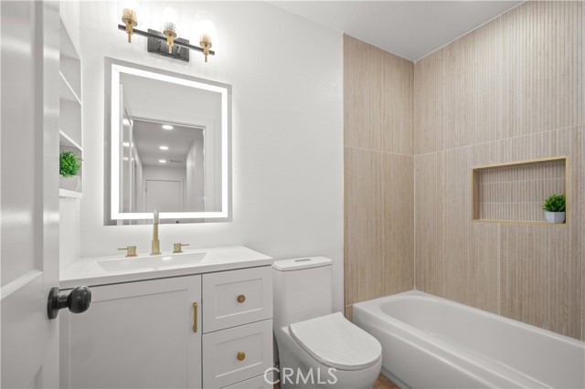 554 E Fairfield Court, Ontario CA: https://media.crmls.org/medias/f4c5e252-884b-440e-af7b-eb76e1ada496.jpg