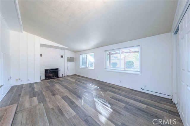 Detail Gallery Image 12 of 24 For 2371 Park Ave, Long Beach,  CA 90815 - 2 Beds | 1 Baths