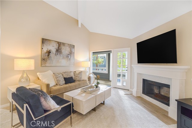 9 Brittany, Newport Beach CA: https://media.crmls.org/medias/f4c6f9c9-e8db-4620-9d0f-1c19dc1b5290.jpg