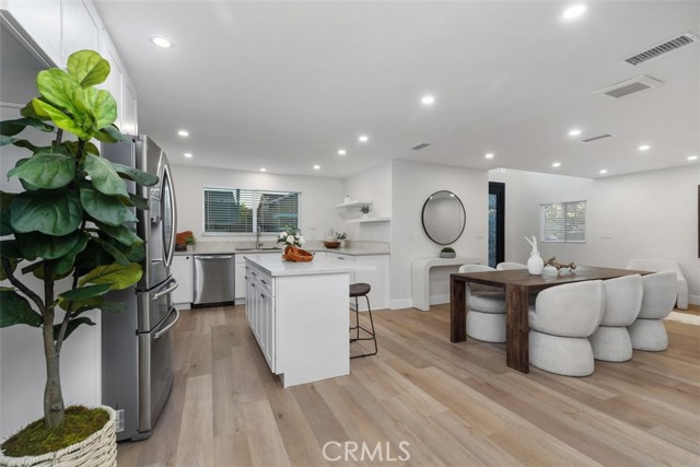 Detail Gallery Image 13 of 74 For 3871 Hendrix St, Irvine,  CA 92614 - 9 Beds | 9/2 Baths