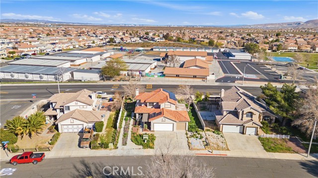 Detail Gallery Image 2 of 14 For 13974 Palomino Ct, Victorville,  CA 92394 - 3 Beds | 2/1 Baths