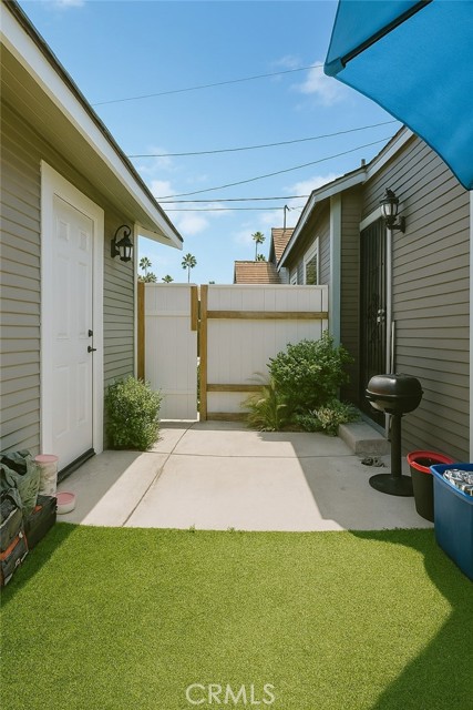 Detail Gallery Image 4 of 26 For 117 E Sycamore St, Anaheim,  CA 92805 - 6 Beds | 2 Baths