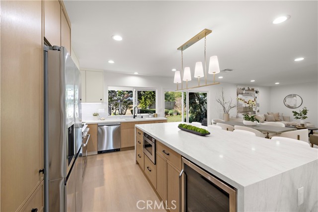 Detail Gallery Image 18 of 57 For 21361 Lemontree Ln, Huntington Beach,  CA 92646 - 5 Beds | 4 Baths