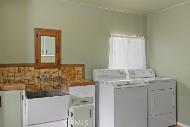 4075 County Road 203, Hamilton City CA: https://media.crmls.org/medias/f4c93e1b-e403-4a45-a921-1659a0fb74e9.jpg