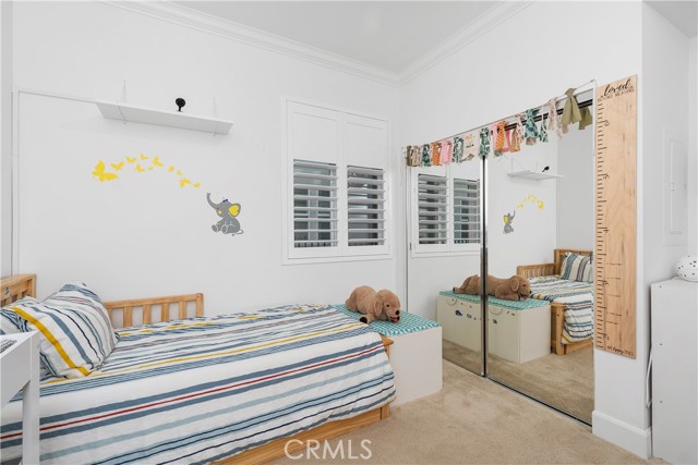300 E 4th Street, Long Beach CA: https://media.crmls.org/medias/f4c986d3-f960-4b36-88d5-1f0a8e7d7515.jpg