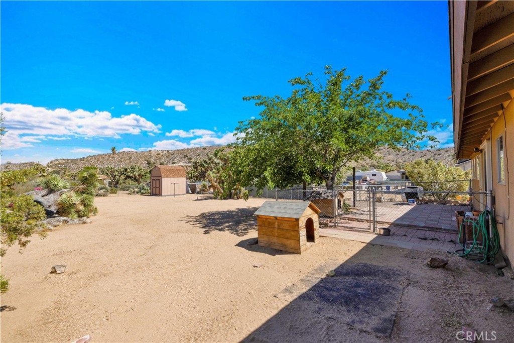 https://media.crmls.org/medias/f4ca1ee8-6831-40c7-b5ec-68225e48acc3.jpg?preset=X-Large