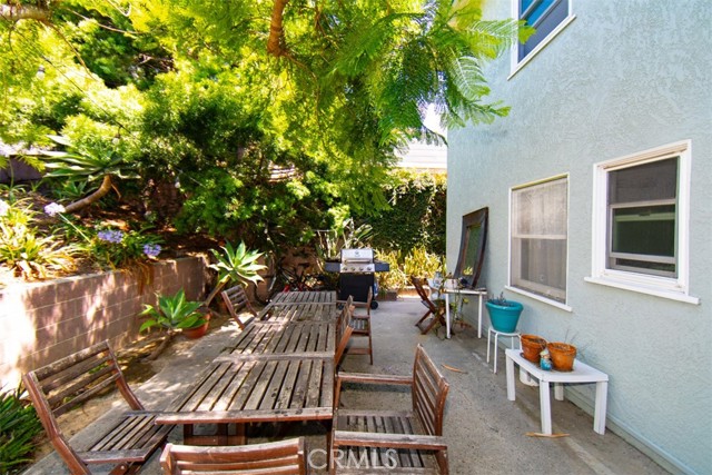 Detail Gallery Image 3 of 30 For 1906 Camino De La Costa #B,  Redondo Beach,  CA 90277 - 2 Beds | 1 Baths