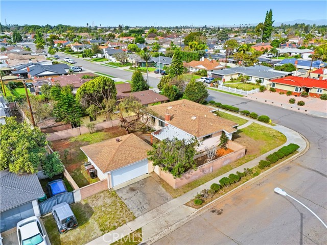 Detail Gallery Image 5 of 39 For 2420 W Grivey, Anaheim,  CA 92804 - 3 Beds | 2 Baths