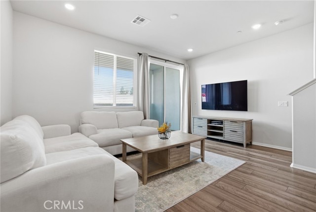 Detail Gallery Image 11 of 37 For 1618 W. Cameron, West Covina,  CA 91790 - 3 Beds | 3 Baths