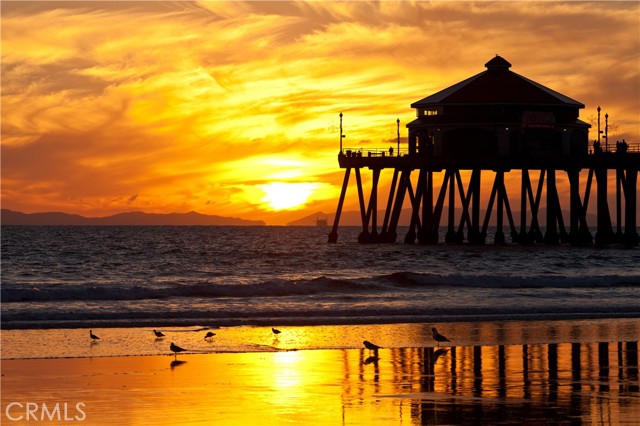 722 Main Street, Huntington Beach, California 92648, 2 Bedrooms Bedrooms, ,1 BathroomBathrooms,Residential Lease,For Rent,722 Main Street,CROC25155189