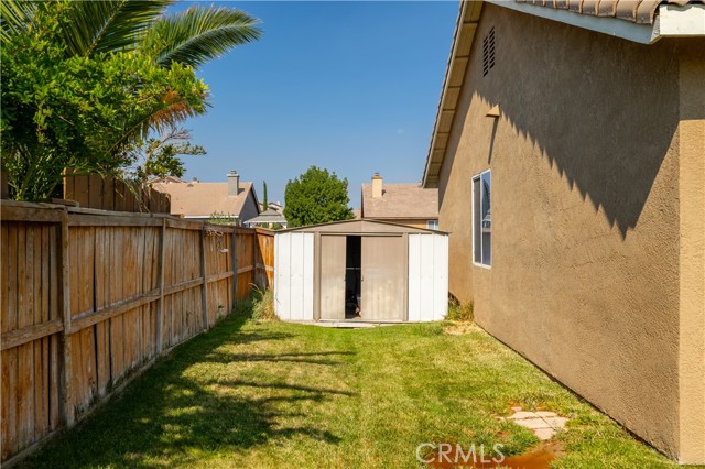 8421 Long View Avenue, Hesperia CA: https://media.crmls.org/medias/f4cbc7f7-d09f-448b-aead-e7b1ad302bae.jpg