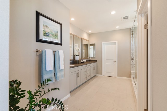 Detail Gallery Image 29 of 75 For 18108 Esker Ln, Canyon Country,  CA 91350 - 5 Beds | 3 Baths