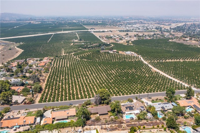 26600 Rio Vista Drive, Hemet CA: https://media.crmls.org/medias/f4cc34e4-af2c-40a0-a562-1e1f52041df9.jpg