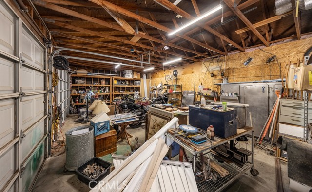 655 Shasta Way, Beaumont CA: https://media.crmls.org/medias/f4cc9dd8-293e-49b7-9d07-08a1a1cda712.jpg