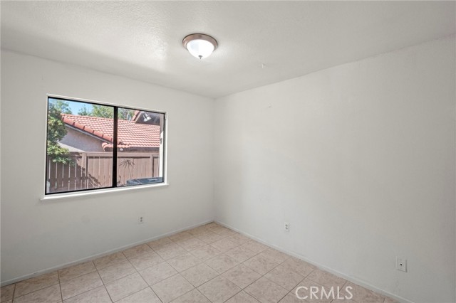 Detail Gallery Image 14 of 46 For 24735 Thornberry Cir, Moreno Valley,  CA 92557 - 5 Beds | 3 Baths