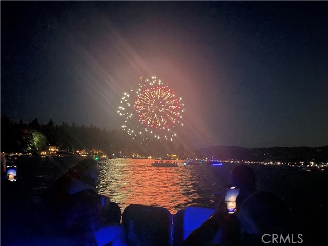 27657 Peninsula Drive, Lake Arrowhead CA: https://media.crmls.org/medias/f4ccc3f2-06ac-459c-8248-eb91bee553e5.jpg