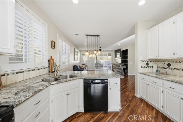 Detail Gallery Image 11 of 43 For 24884 Butterchurn, Wildomar,  CA 92595 - 4 Beds | 3 Baths