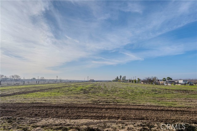 Detail Gallery Image 12 of 38 For 13250 Road 184, Porterville,  CA 93257 - 3 Beds | 2 Baths