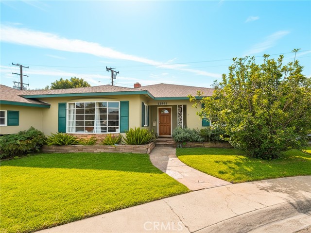 Detail Gallery Image 2 of 35 For 12509 Manor Dr, Hawthorne,  CA 90250 - 3 Beds | 2 Baths