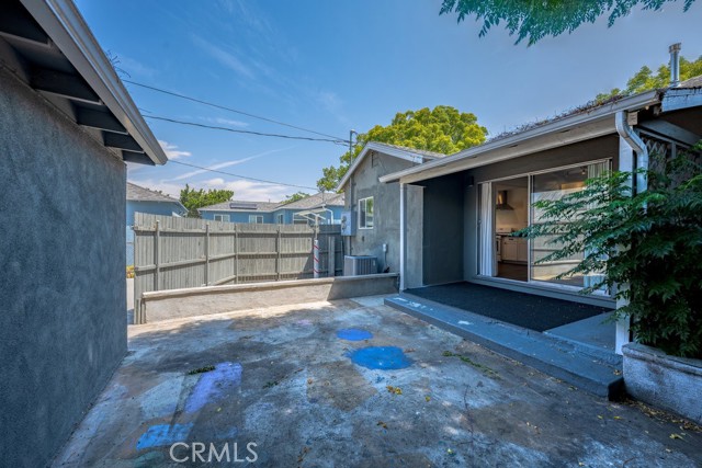 1219 N Lincoln Street, Burbank CA: https://media.crmls.org/medias/f4cd0d99-476c-40b0-846e-813ca5781330.jpg
