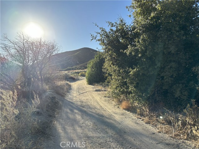 42930 Lake Hughes Road, Lake Hughes CA: https://media.crmls.org/medias/f4cd10d2-fc71-40ca-9b16-72f3bc74a374.jpg
