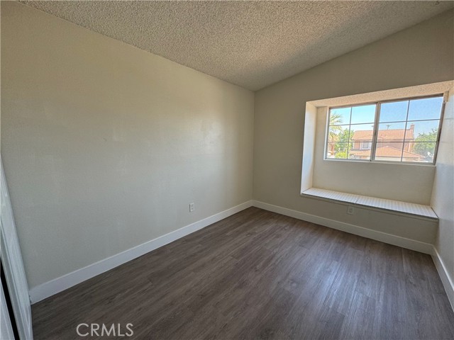 Detail Gallery Image 3 of 18 For 137 Elmtree Dr, Perris,  CA 92571 - 3 Beds | 2/1 Baths
