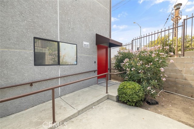 Image 28 of 41 For 1063 Colorado Boulevard