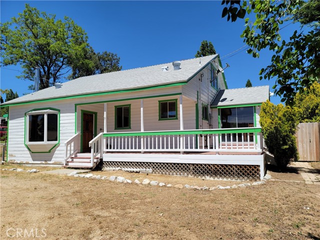 1004 Coldwater Drive, Frazier Park CA: https://media.crmls.org/medias/f4ce5d4b-9a3f-4531-9367-8a4eba437c10.jpg