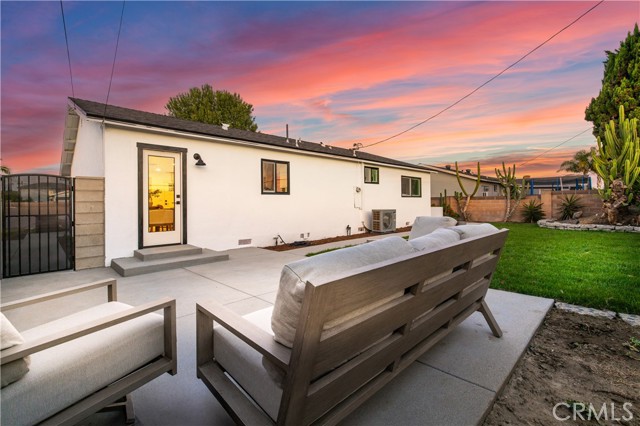 Detail Gallery Image 17 of 18 For 15801 Carrie Ln, Huntington Beach,  CA 92647 - 3 Beds | 2 Baths