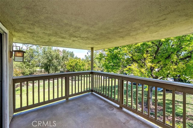 23392 Caminito Basilio, Laguna Hills CA: https://media.crmls.org/medias/f4ceb144-795d-4396-9f18-a62bdf2ba7bf.jpg