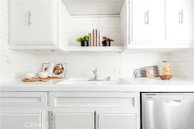 Detail Gallery Image 10 of 27 For 130 43rd, Newport Beach,  CA 92663 - 4 Beds | 3 Baths