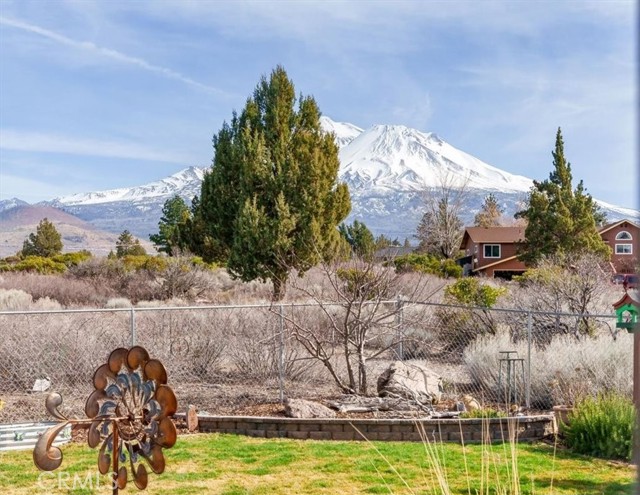 Detail Gallery Image 6 of 32 For 17718 Cottontail Dr, Weed,  CA 96094 - 3 Beds | 2 Baths