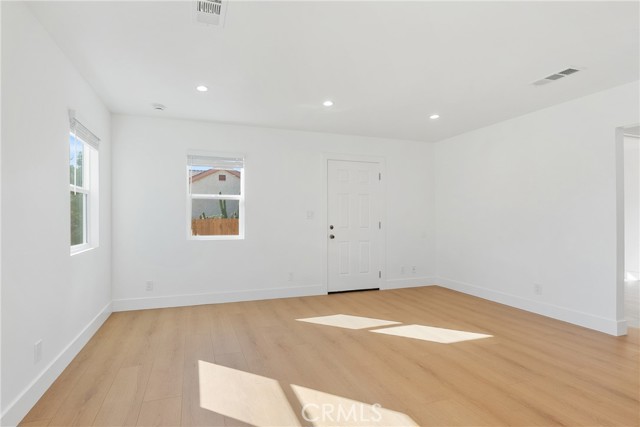 Detail Gallery Image 5 of 11 For 2907 Obama Bld, Leimert Park,  CA 90018 - 2 Beds | 1 Baths