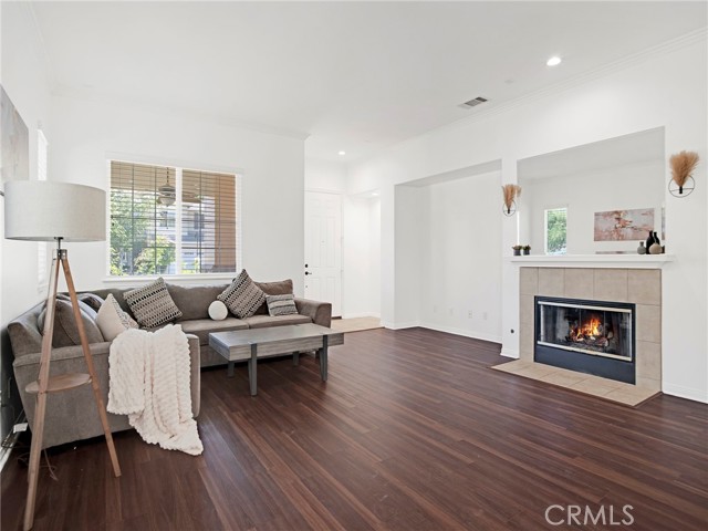 Detail Gallery Image 10 of 44 For 21103 Cross Creek Dr, Saugus,  CA 91350 - 3 Beds | 3 Baths