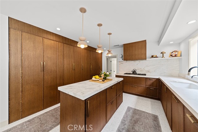 6360 E Vera Crest Drive, Long Beach CA: https://media.crmls.org/medias/f4d0d9dd-1e95-4ce2-a245-11f28b1bf854.jpg