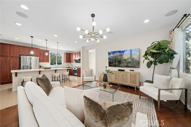 Detail Gallery Image 2 of 75 For 101 Newington, Irvine,  CA 92618 - 4 Beds | 3/1 Baths