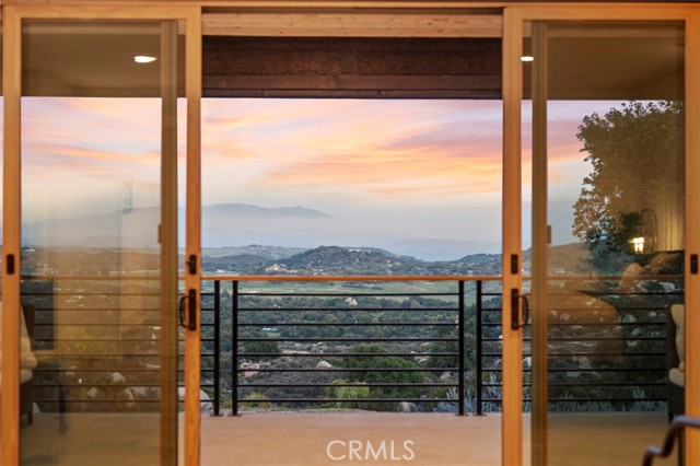 Detail Gallery Image 5 of 65 For 41950 Hacienda Dr, Murrieta,  CA 92562 - 4 Beds | 3/1 Baths