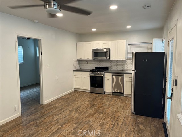 3114 washington Boulevard, Venice CA: https://media.crmls.org/medias/f4d2ce4c-149d-420a-9497-4a1688e84674.jpg