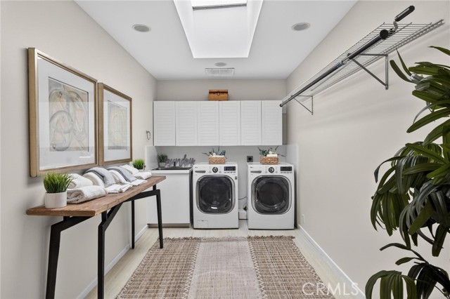 Detail Gallery Image 21 of 41 For 1659 3rd St, Manhattan Beach,  CA 90266 - 4 Beds | 3/1 Baths