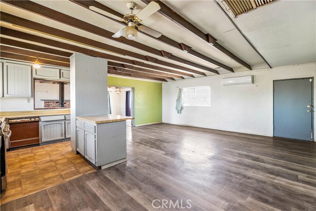 Detail Gallery Image 4 of 45 For 10888 Phelan Rd., Oak Hills,  CA 92344 - 1 Beds | 1 Baths