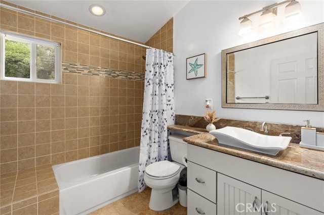 Detail Gallery Image 18 of 27 For 20300 Oxnard, Woodland Hills,  CA 91367 - 3 Beds | 2 Baths