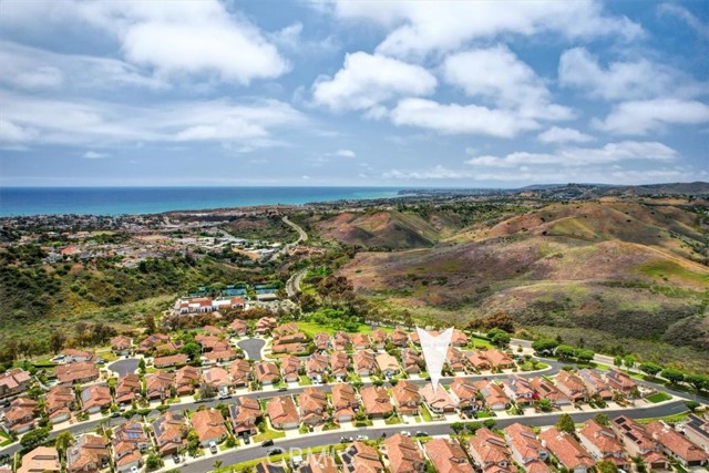 15 Segovia, San Clemente CA: https://media.crmls.org/medias/f4d4146b-cac9-4ccb-82fd-2ae3f8e02f81.jpg