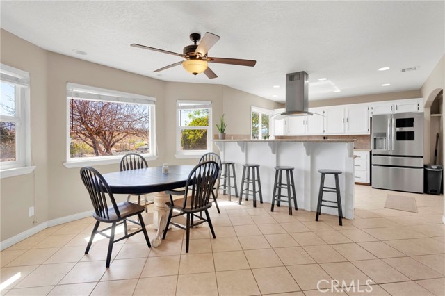 Detail Gallery Image 14 of 57 For 16783 Mission, Hesperia,  CA 92345 - 4 Beds | 3 Baths