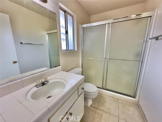 Detail Gallery Image 13 of 17 For 232 N Adrian Ave, Fresno,  CA 93727 - 3 Beds | 2 Baths