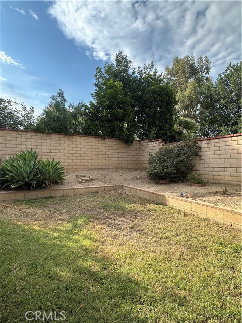 Detail Gallery Image 9 of 11 For 2341 N Palm Ave, Rialto,  CA 92377 - 3 Beds | 2/1 Baths