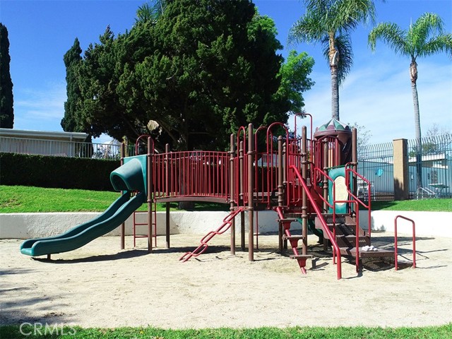 Image 74 of 65 For 10565 Chinook Avenue