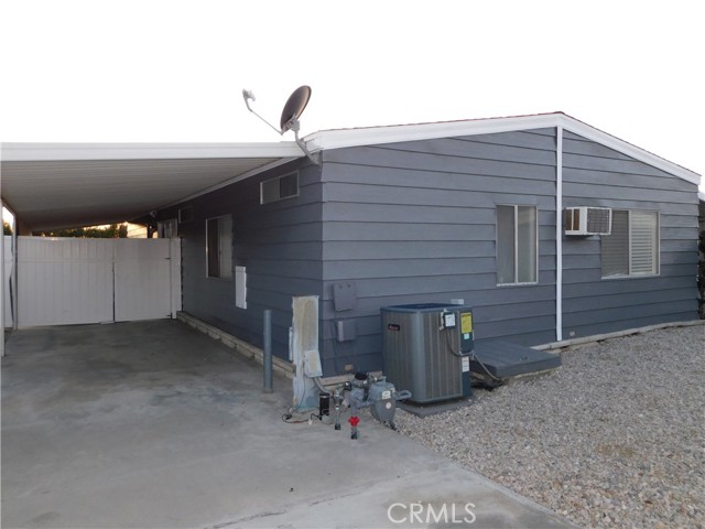 2230 Lake Park Drive, San Jacinto CA: https://media.crmls.org/medias/f4d6375e-1d6f-4153-88f6-bb4b1456d924.jpg